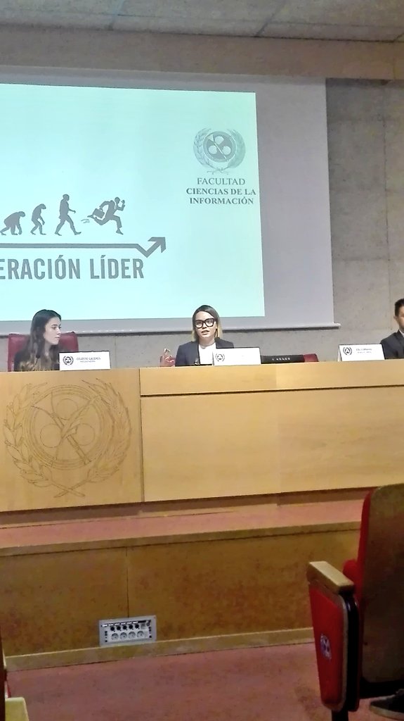 Turno para @itsleblonde : "gran parte de lo que sé lo aprendí de forma autodidacta." #GeneraciónLíder