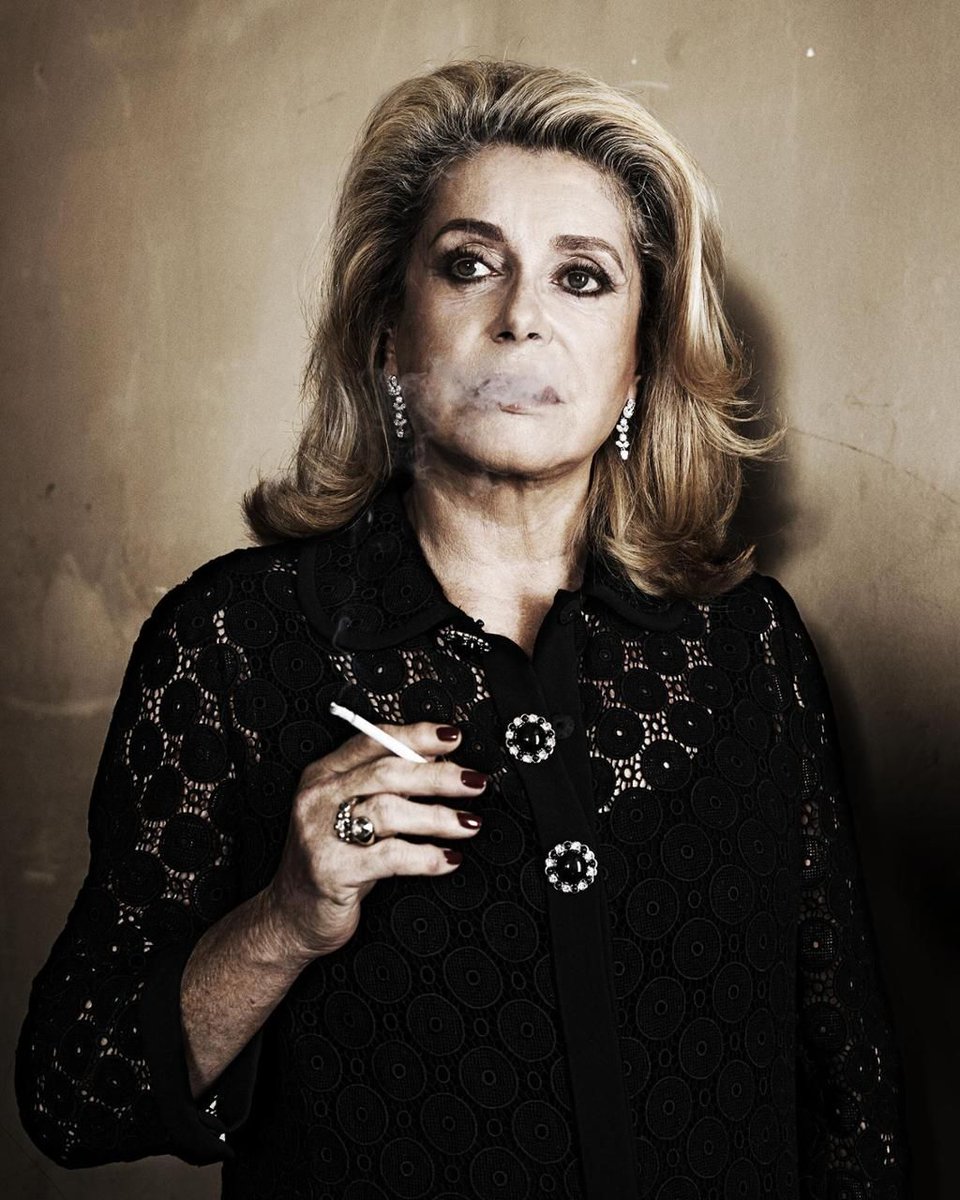 Portraits de stars pour la presse par le photographe Jérome Bonnet #ExpertWipplay / #FestivalDeCannes <a href="/ActuDeneuve/">Deneuve Actus</a> ☞ buff.ly/2qn7qSv