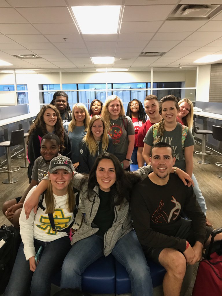 And they’re off! Safe travels to the students heading to On Track in New York and D.C! #atu #atuglobal