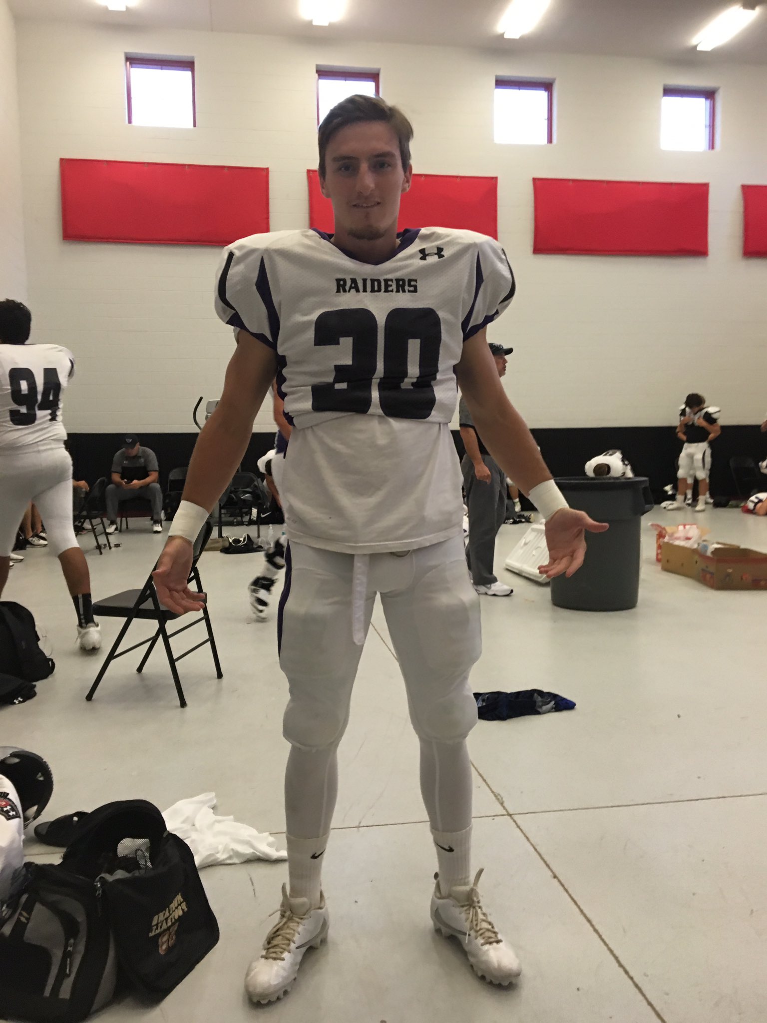 Happy bday my name jeff i love u and u share the same birthday as matt ryan so ur a true falcons fan 