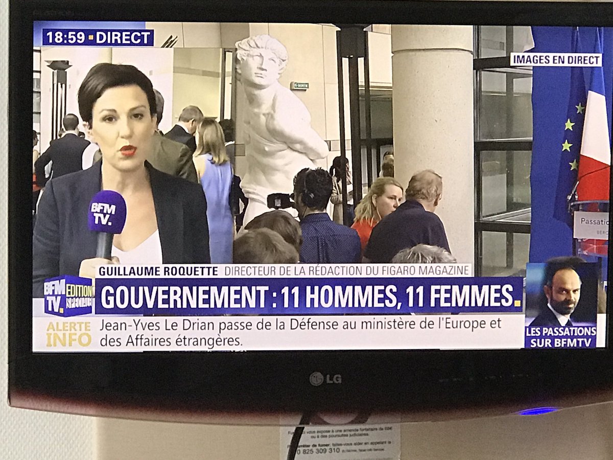 MediaNextRP's tweet photo. Elle a bien changé Guillaume Roquette 😂#BFMTV #passationdepouvoirs https://t.co/LNMIwtCX8o