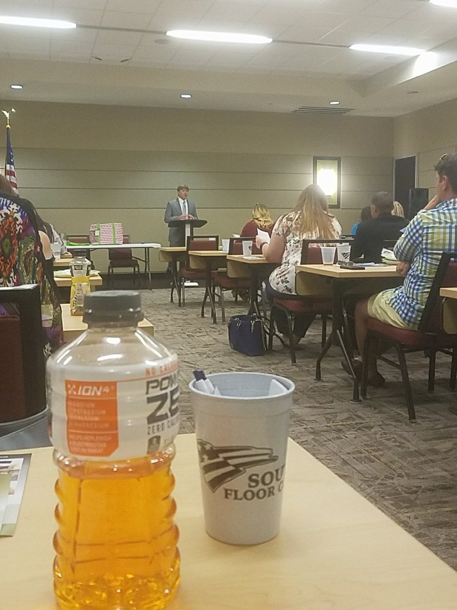 tigrpawcs's tweet photo. At the GGCAA meeting talking tenant law https://t.co/bFEiQr4JtQ