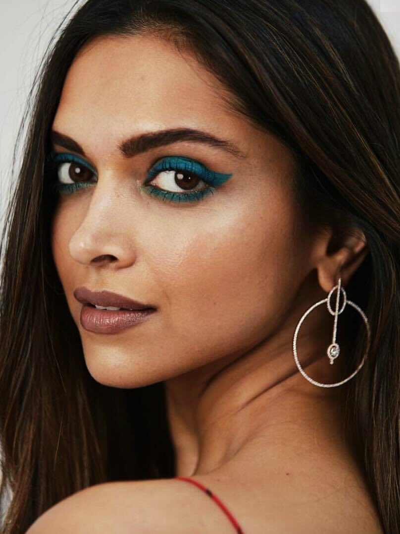 bombaytimes's tweet photo. Some close-up pictures of Miss @deepikapadukone at #Cannes2017 https://t.co/VIIPHPFlyi