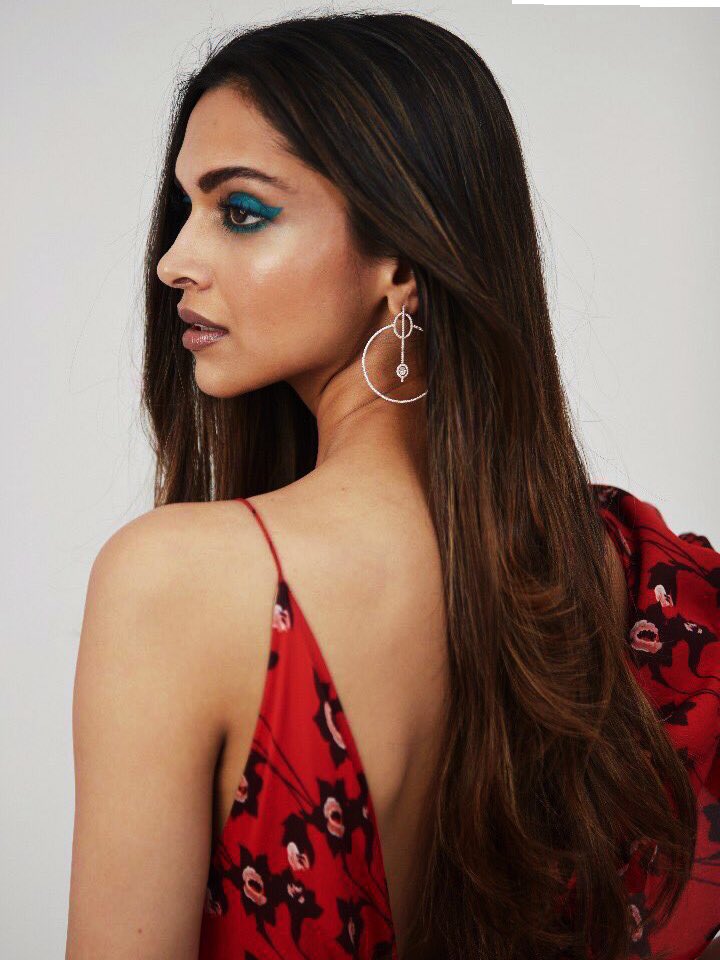 bombaytimes's tweet photo. Some close-up pictures of Miss @deepikapadukone at #Cannes2017 https://t.co/VIIPHPFlyi