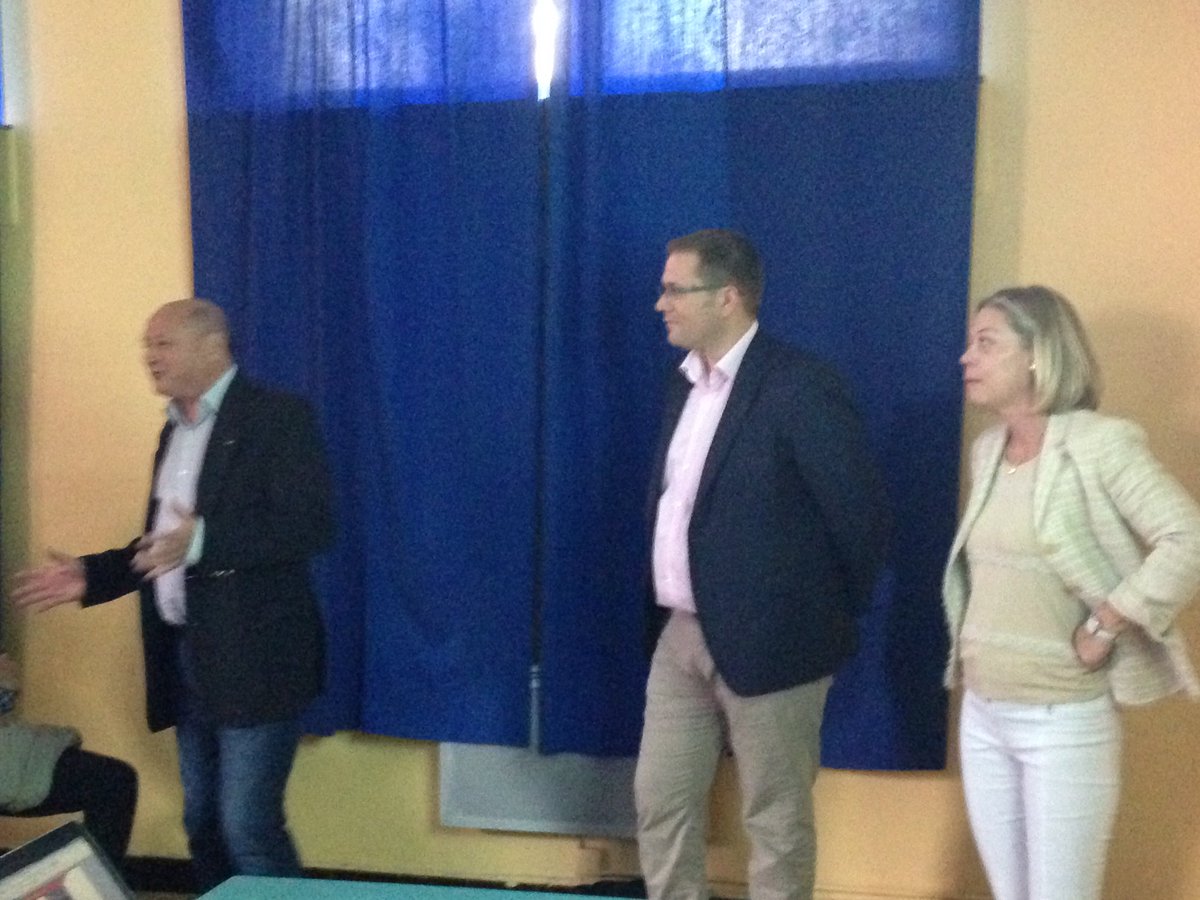 OPasdem's tweet photo. #Escobecques arrivée du #THD via la #monteeendebut par la #MEL avec #orange un public attentif @DamienCastelain @VanhilleV #AlainCambien https://t.co/DAOL2AFHlN