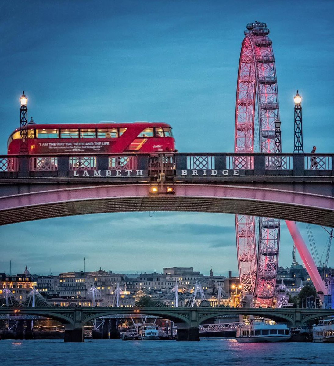 visitlondon's tweet photo. Tag somebody you'd love to share this view with 😍

👌📸: @levanterman https://t.co/MczEtqpbw2