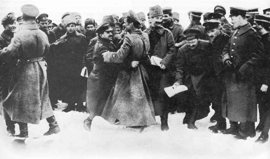 Fraternizing on frontline not just indicator of desire for peace, it could also serve to promote intl proletarian mission #1917LIVE