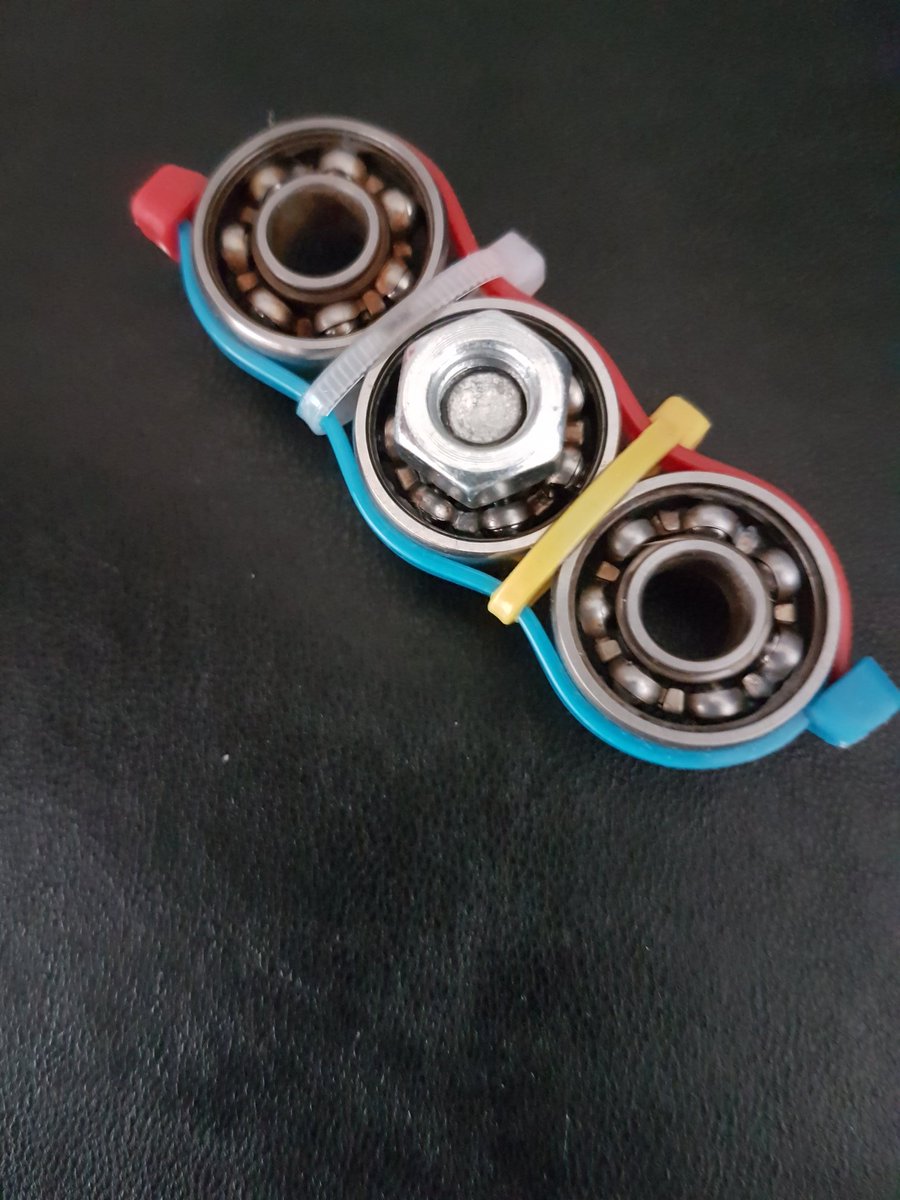 perherek's tweet photo. @AarniVuorikoski @SillanaukeeM @m_kaariainen @maxmeder66 @hannakorhonen2 Tässä saamani #spinner poika teki #laakeri #nippuside https://t.co/Mxs1favpTe