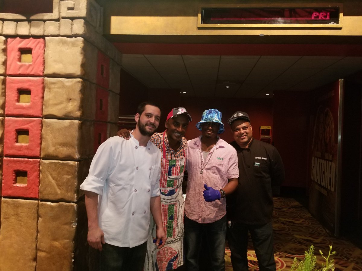 LOLOSSeafood's tweet photo. Delicious things are about to happen @HarlemEatUp @Karlitz_Co ! #menatwork ! #marcuscooks #HarlemEatUp #upfront #lolosseafoodshack https://t.co/hiJT6FPY0P
