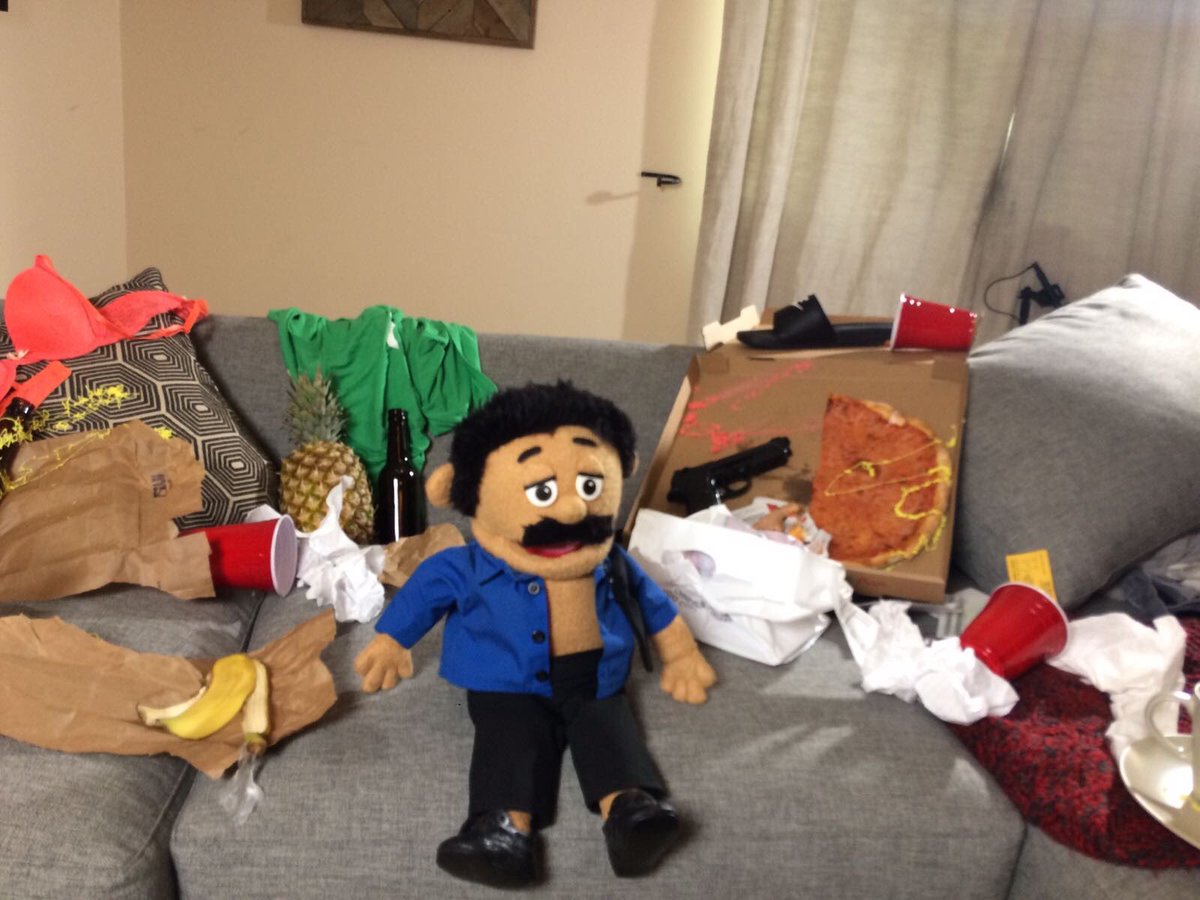 shotscrewbr's tweet photo. RT for a follow back. Tweet #AwkwardPuppetsIsBack for a follow! https://t.co/TrGkCF3vxP