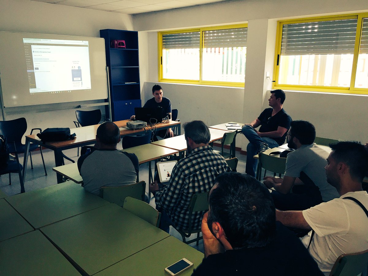 Rafa_Arjonilla's tweet photo. Hoy aprendemos sobre #seguridadWordPress con el #plugin Wordfence de la mano de @gerardogasensio en #wprivas #meetup https://t.co/XXb06B36z6