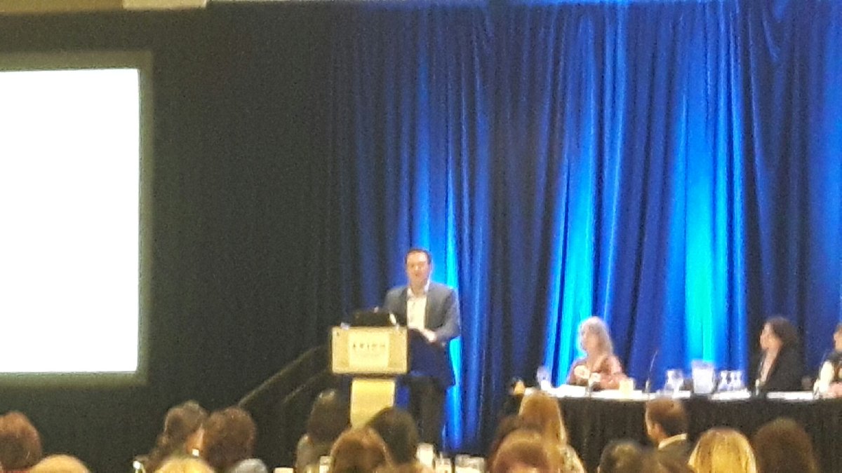 help4psychosis's tweet photo. Dr @profbowie presenting as part of this afternoons rapid fire plenary. #epion2017 https://t.co/HnHXwYZ4C0