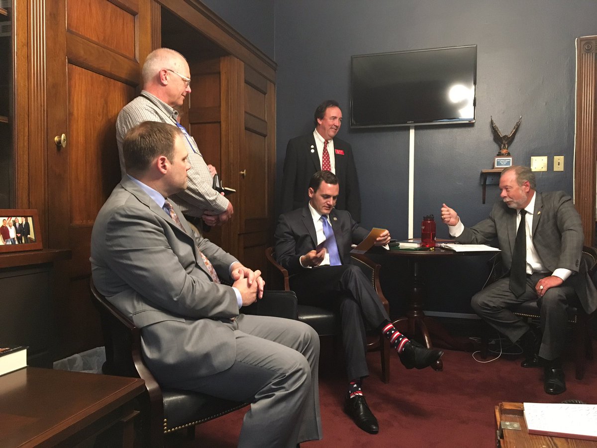 CARW1's tweet photo. Big thanks to @chairmang for meeting with us in important economic development issues! #NARlegislative #1031 #eb5 @williquette @BenAdank https://t.co/L41Rb8872V