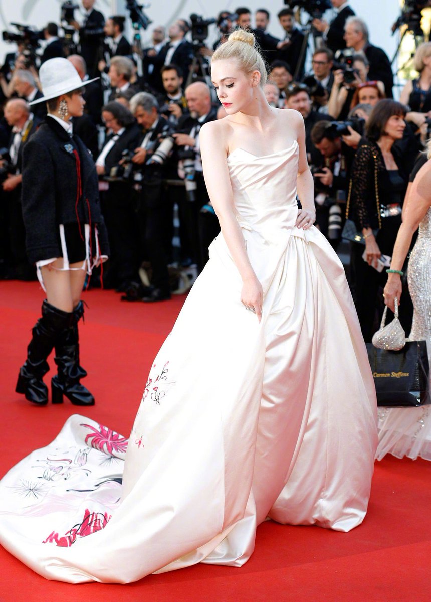 couturegalaxy tweet picture