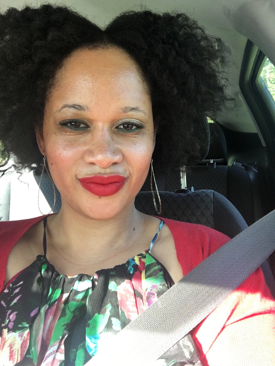 MimiAve1029's tweet image. #colourpopme #getluck #teaspoon #flushd #churro #creeper #complimentsallday #luvit