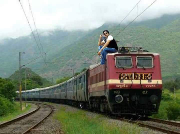 SSMBsWarrior's tweet photo. @Abhinavv19 @TrendsHyderabad Assam Express Mee Bulb Raja di...😂😂
#RayuduReachedAssam 😂
#BulbStarPawanKalyan
#FuseLessPawala https://t.co/3tuJ59oNoJ