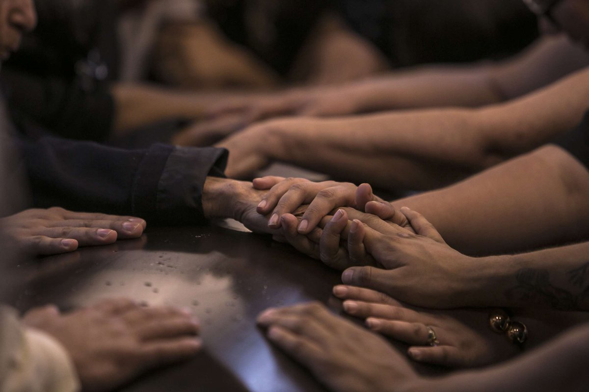 instantmatch's tweet image. Last goodbyes during the funeral mass of slain journalist Javier Valdez, in Culiacan Mexico, Tuesday, May 16 2017. ©Rashide Frias @AP_Images