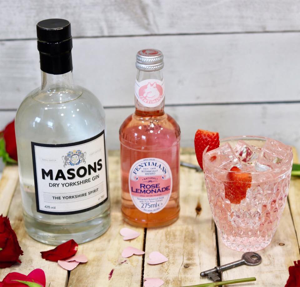 SheffGinFest's tweet photo. Get your tickets for Sheffield Gin Festival here! #BankHolidayWeekend

https://t.co/zWtwnGunzr https://t.co/QFJP3RhSeb