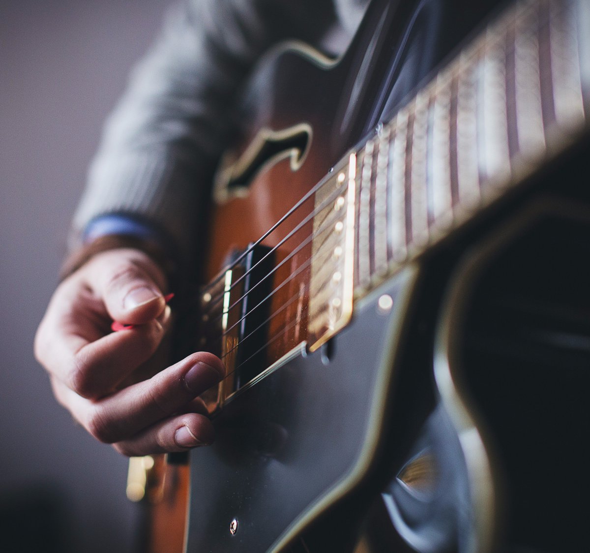 Do you know any guitar lover? The best gift could be a pick maker to personalise his player style🎸➡️ goo.gl/z6V8Q3  #startup #gift