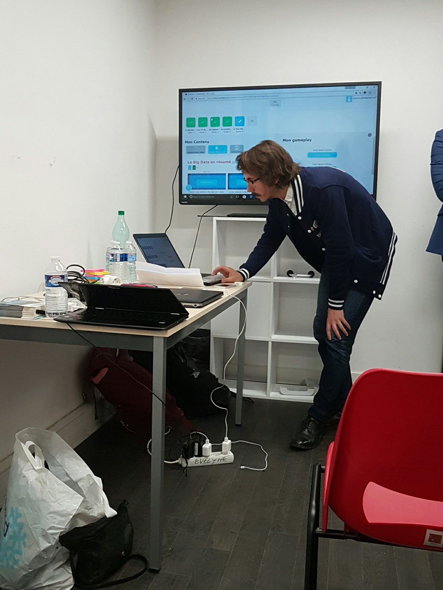 barabelm's tweet photo. #Forminnov @INNOV_RH @LeLabRH Julien de Beedeez nous a formé au Big data en 15 mn avec une solution Mobile learning. Convainquant 👏👏👏 https://t.co/CQQ3p0yRgj