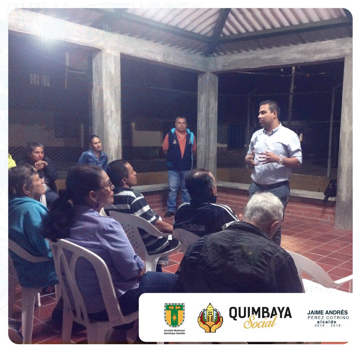 AlcQuimbaya's tweet photo. Realizamos consejo comunal con los habitantes del barrio La Esperanza, con el fin de escuchar las quejas e inquietudes de esta comunidad. https://t.co/sGQJgwSsub