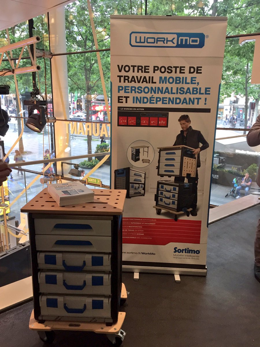 SortimoFR's tweet photo. Le #WorkMo est aussi à @AtelierRenault pour la soirée @FMMClub! Une solution d'aménagement nomade. En savoir ici : https://t.co/IlHYu609TK https://t.co/mvtzzs19Yw