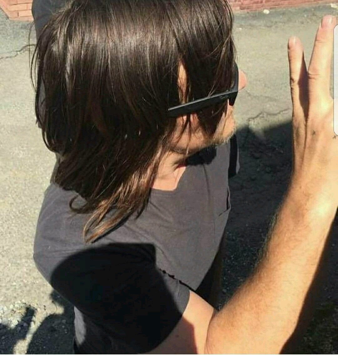 Flannel_Queen's tweet photo. I just wanna run my fingers through it #ThatHair #NormanReedus #RaybanMan https://t.co/BF8tOegdQi
