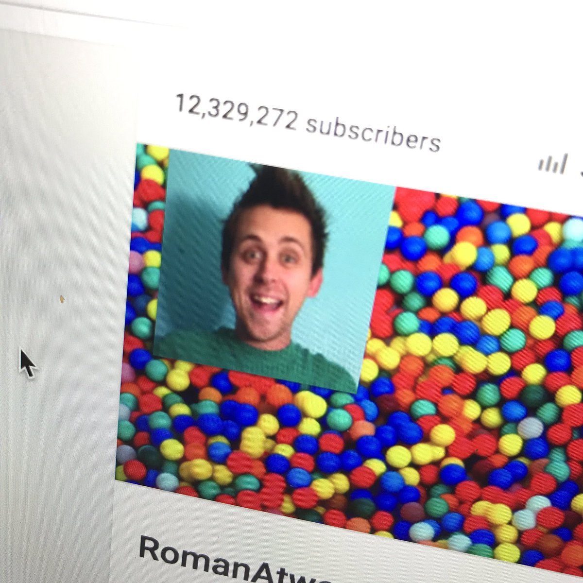 Roman Atwood tweet media