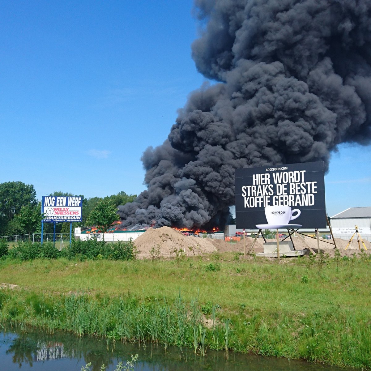 taalmissers's tweet image. Sterk bakkie! #taalmisser

Dank @invisibleman_17