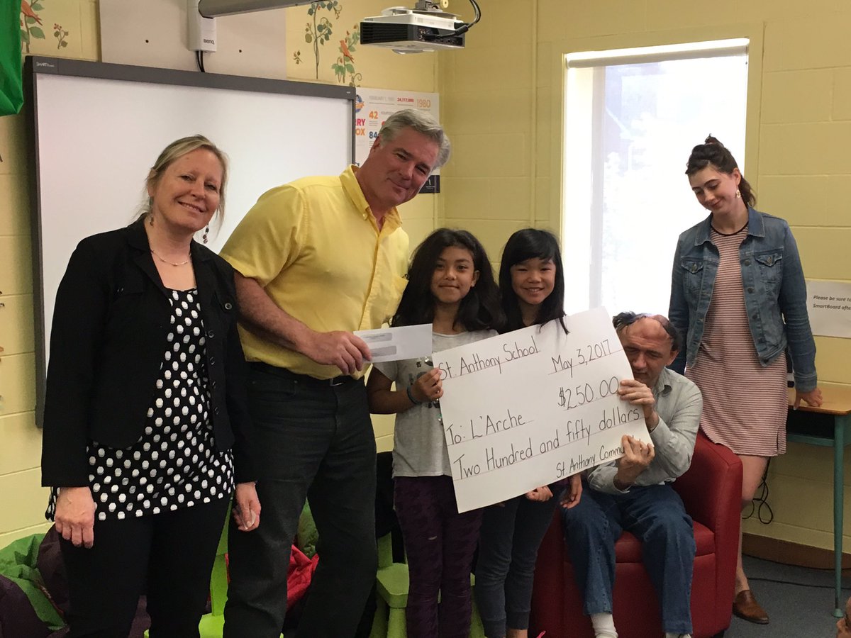 Saint Anthony presenting the money we raised for l'Arche.
#ocsb #l'arche <a href="/StAnthonyOCSB/">St. Anthony School</a>