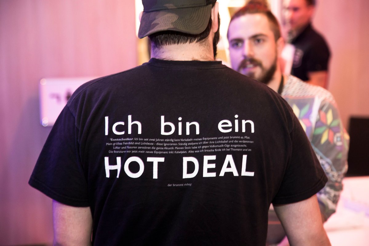 reneseckler's tweet photo. Vom Fotograf erwischt... #7hack @thomann https://t.co/MHKwJAoX9E