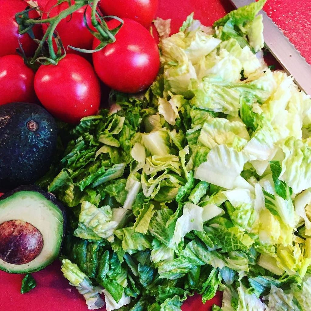 Salad or wrap anyone?
11-2 Broschart, Rockville #fresh #eatyourveggies  #blueberrylemonade #shadygrovefarmersmarke… ift.tt/2pWplM5