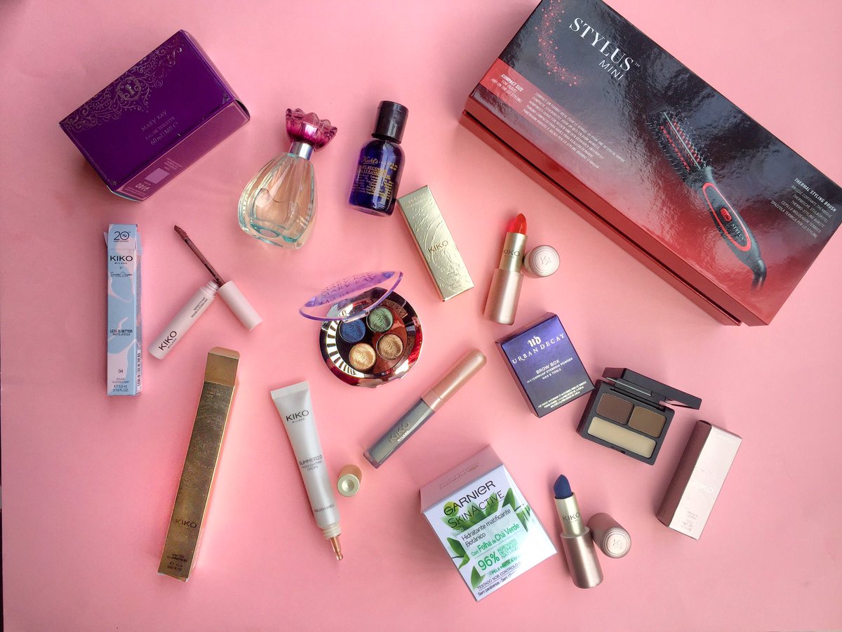 mariapintadohdz's tweet photo. 🍀 SORTEO 🍀
¿Quieres todos estos productos?

- RT y SÍGUEME

El 31 de mayo anunciaré el ganador.

¡Suerte! https://t.co/5LsHTC2KKB