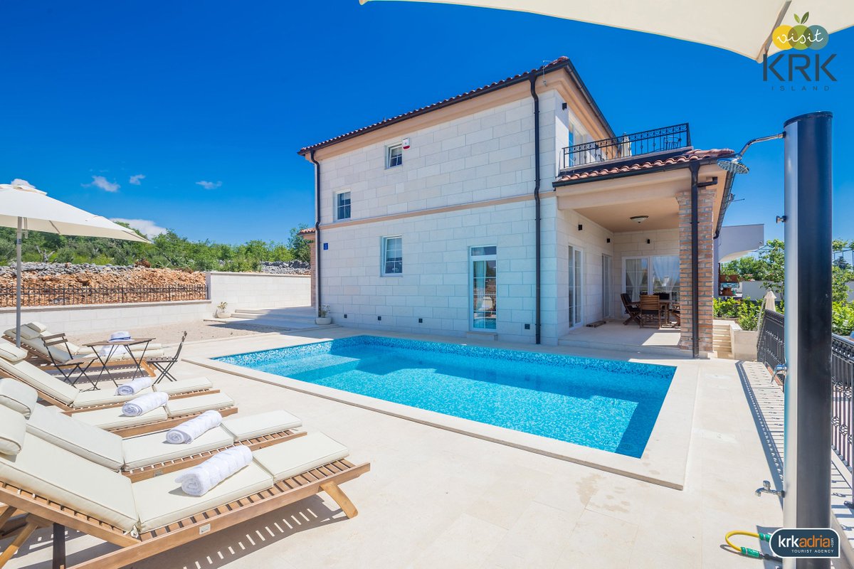 VisitKrk's tweet image. Villa Noa - beautiful luxury house in Linardici, #KrkIsland, with private pool, jacuzzi and sauna for 6-8 people, #VisitKrk