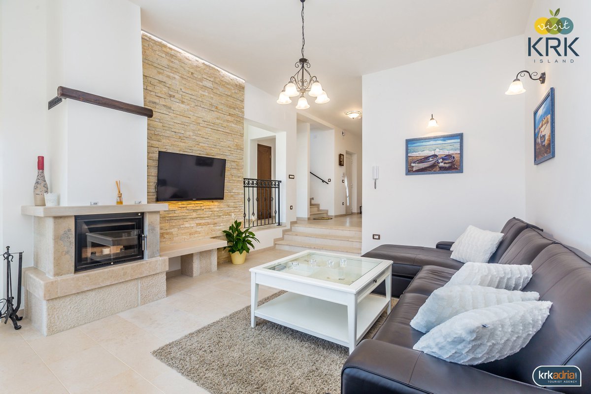 VisitKrk's tweet image. Villa Noa - beautiful luxury house in Linardici, #KrkIsland, with private pool, jacuzzi and sauna for 6-8 people, #VisitKrk