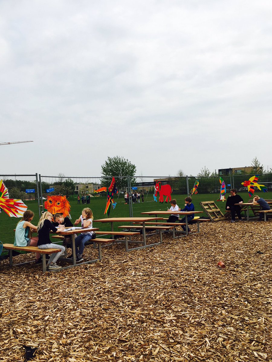 MarieThorsted's tweet photo. #spring has arrived with summer temperatures🌞 and our #teepeeclassroom was too hot. Luckily the #outdoors is just a few steps away😅❤️. https://t.co/1lg08R5YmR