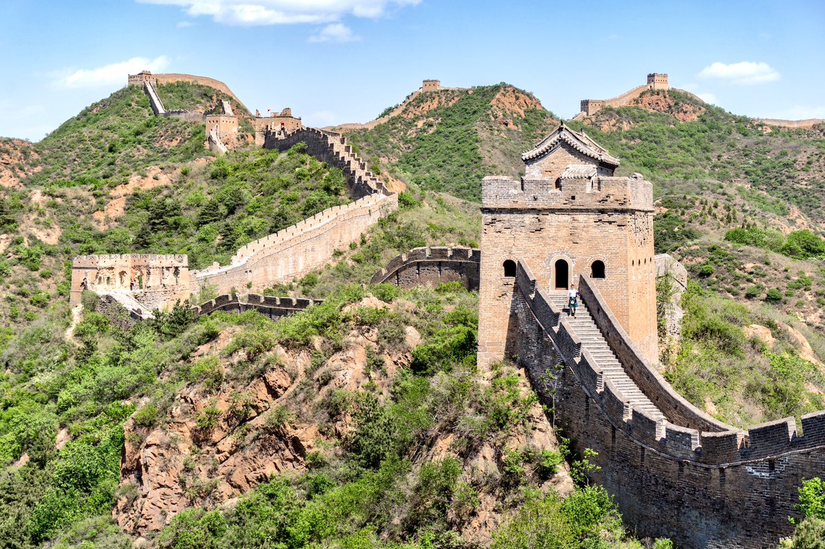 FirstPiper's tweet photo. There's a piper in there somewhere! @VisitChinaNow #TheGreatWall #China #KiltedAdventure https://t.co/BcOOci9Hqg