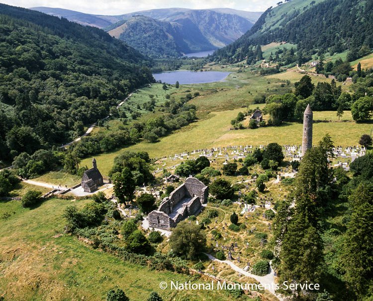 MonasticIreland's tweet photo. #Glendalough lies in a glacial valley with 2 lakes. The Irish name Gleann dá Locha means 'Valley of the 2 Lakes' https://t.co/4nEQqzBfyb https://t.co/qgnqU7bMoh