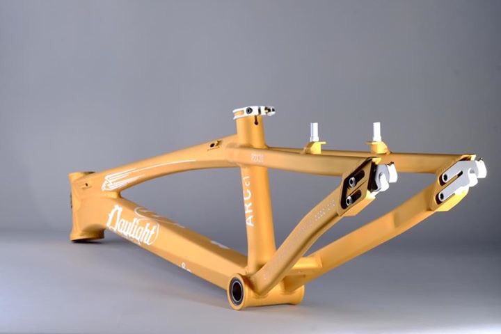 daylightcycleco's tweet photo. The Daylight ARC c1 in Satellite Gold + Cloud White. The ride is out of this world! #seeingdaylight #arcc1 #arcbrite #bmxflyingmachine https://t.co/xyaHpEgfyl