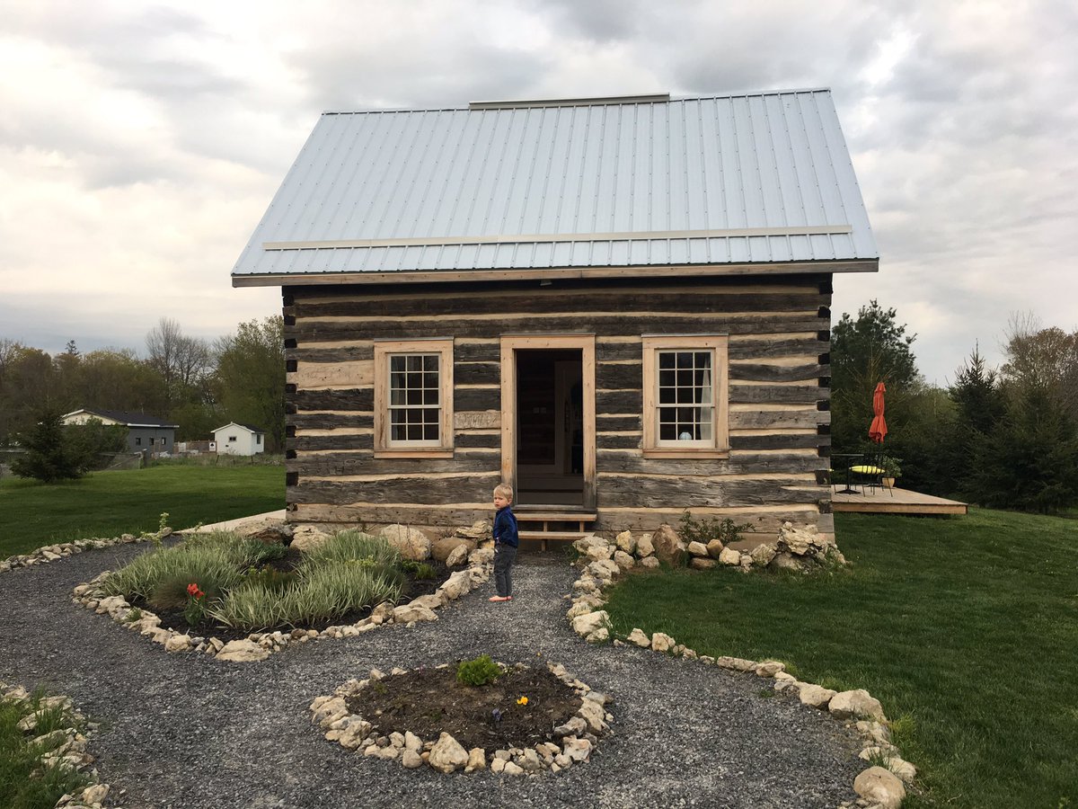Beautiful evening <a href="/angelinesblmfld/">Angelines Inn</a> celebrating the anniversary of this incredible place and the community we live in. #PECforever #countyup