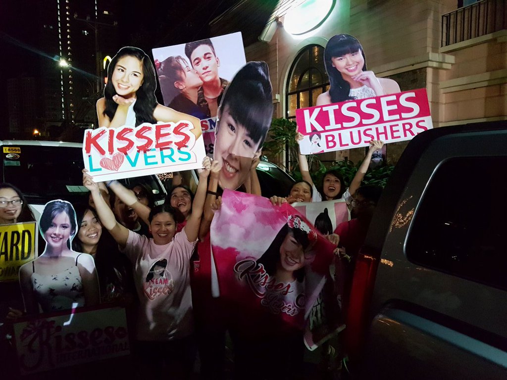 KissesDelavin tweet picture