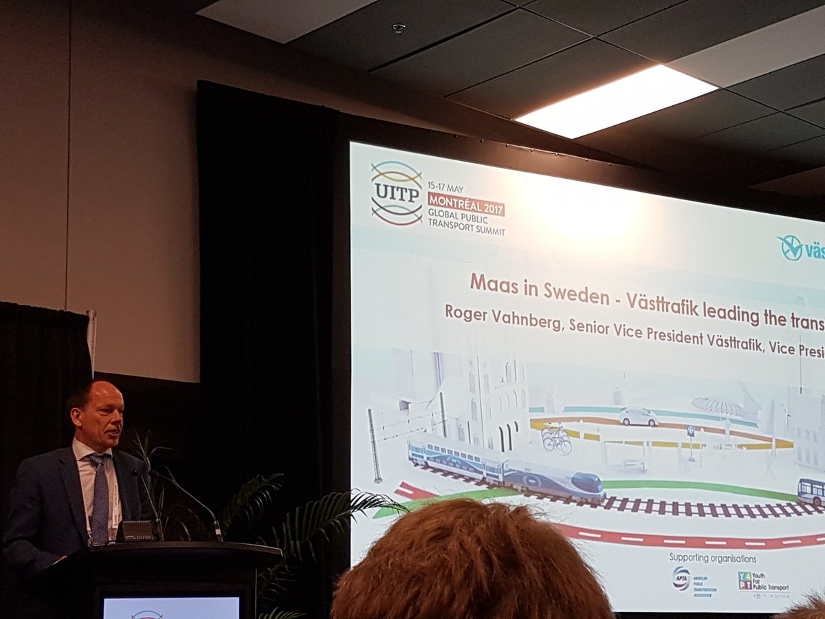 kari_e_f's tweet photo. Roger Vahnberg berättar om Kombinerad mobilitet  @vasttrafik  #UITP2017 https://t.co/aVmpmcUyFa