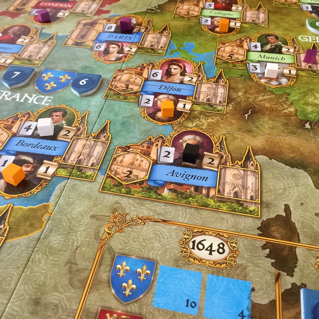 MeepleFarm's tweet photo. Backstabbing our way to victory in the excellent Royals from @ArcaneWonders @DTEssentials line. https://t.co/3QvtzedlpO