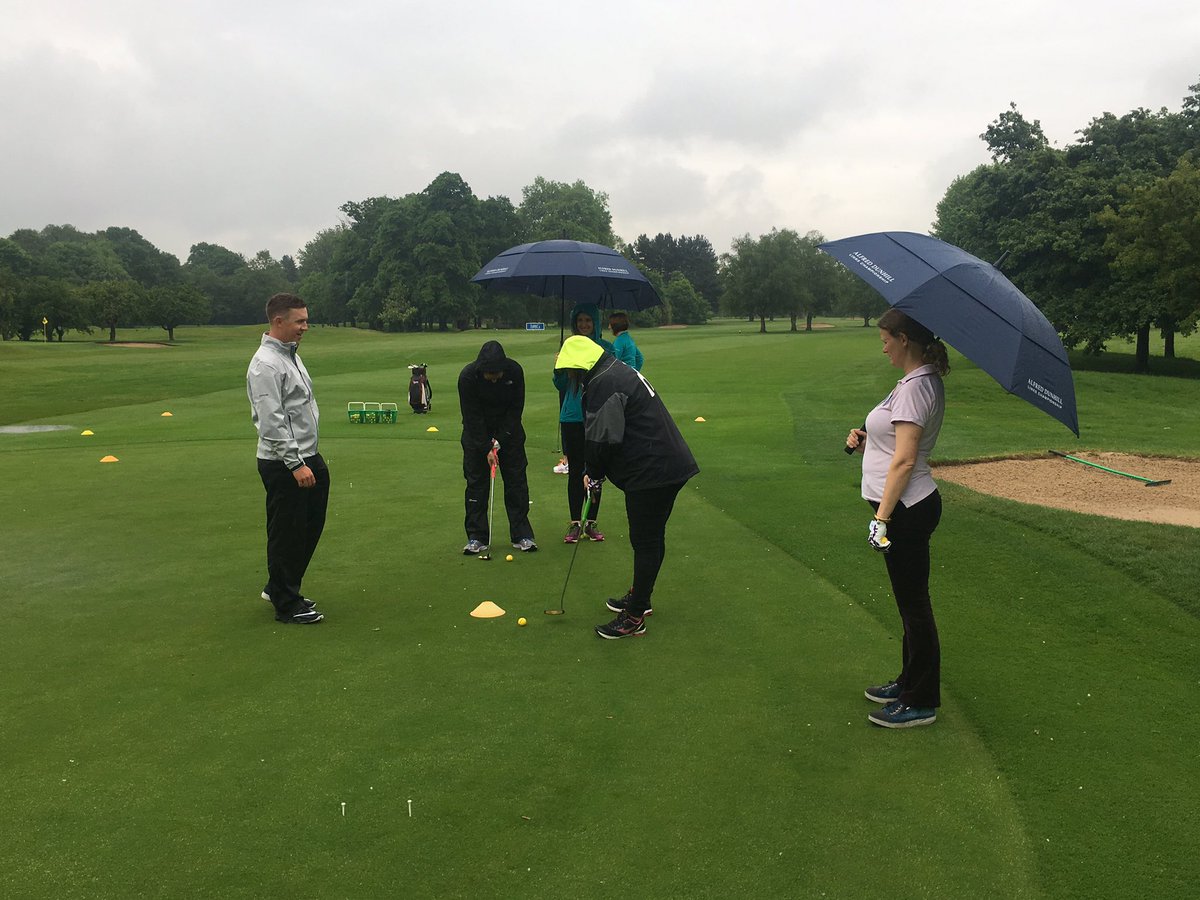 lovegolf_UK's tweet photo. The rain won't put off @SamTrumanGolf's #lovegolf group at the #SSE @womensinv #WomenDrivingBusiness ⛳️👭 https://t.co/rEZ7TtlUNP