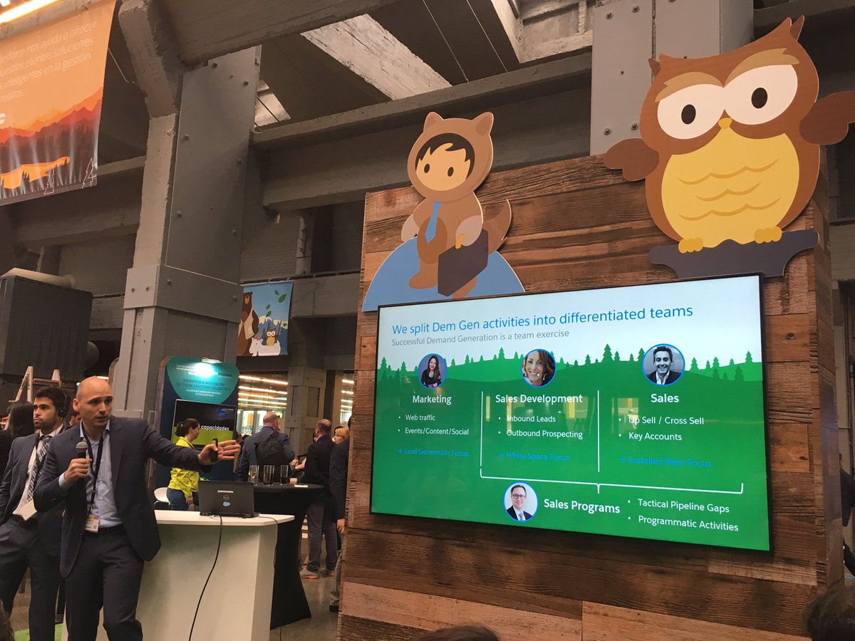 grinais's tweet photo. Aquí tenemos el equipo de demand generation! #SalesforceEssentials https://t.co/dtK69YjKwF