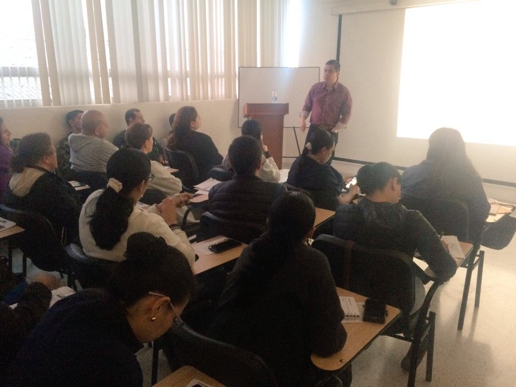 SanidadMilCo's tweet photo. #HOY sensibilización del Modelo de Atención en Salud #MAIS por #GSED a directivos y coordinadores del #ESM #DISOC de @Ejercito_Disan https://t.co/9yAR5CbHse