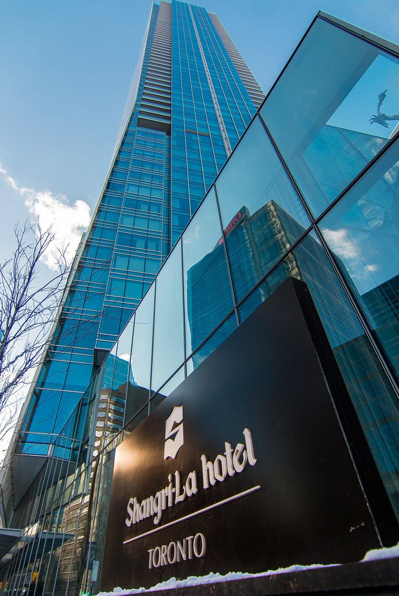 PostHomes's tweet photo. Rise above it all in this Shangri-La condo in T.O. for $8,995,000 https://t.co/5sn0ogGY5x https://t.co/Fmv7hqk4TG