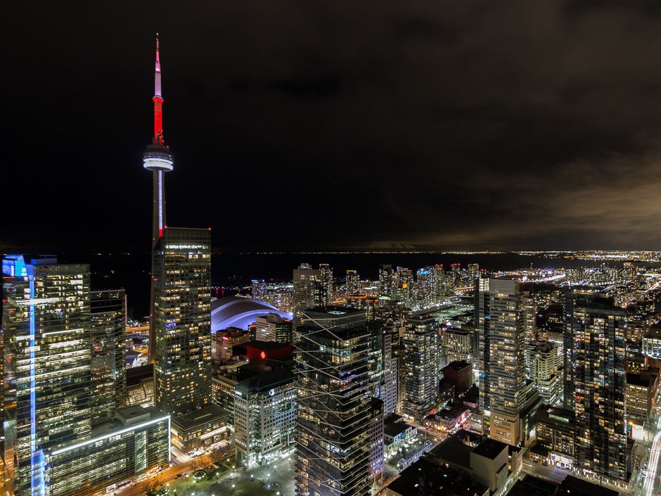 PostHomes's tweet photo. Rise above it all in this Shangri-La condo in T.O. for $8,995,000 https://t.co/5sn0ogGY5x https://t.co/Fmv7hqk4TG