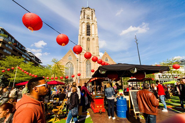 Van koken in de Koopgoot tot Azië aan de Maas: dit kun je verwachten van Stadsfestival op z'n Rotterdams &gt; bit.ly/2qrYeMS