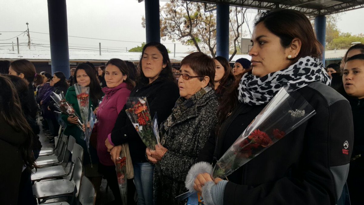 MuniCerrillos's tweet photo. Seguimos celebrando con nuestras Madres Cerrillanas, hoy en @luisvargassal  junto a @alcaldeaguirre #felizdiamamacerrillana @daem_cerrillos https://t.co/Iu9R2Ub8fY
